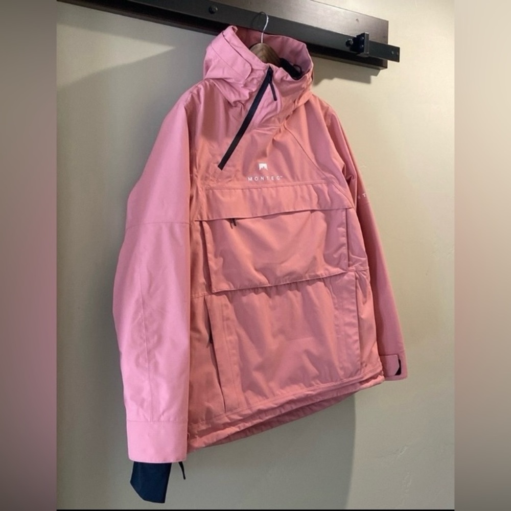 Montec Dune Women’s Ski/Snowboard Jacket.  Size L.  Like New.